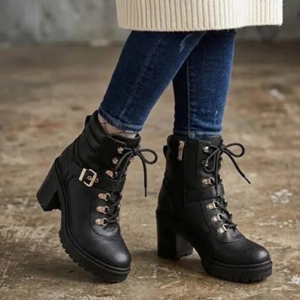 G by Guess women's Canaly combat boots Chunky heels size 7 black gothic